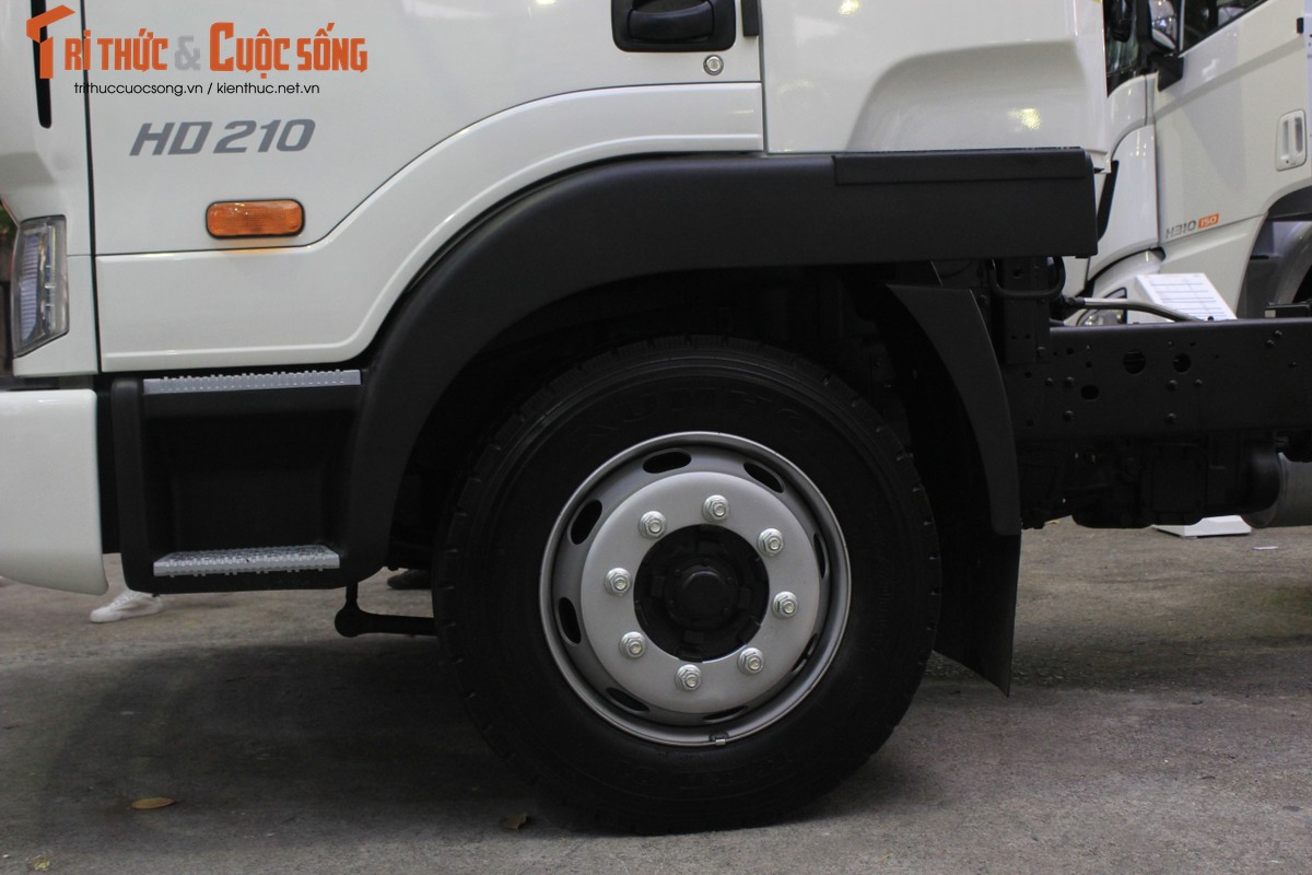 Can canh Hyundai Cargo Truck HD210 gia 1,4 ty dong-Hinh-11